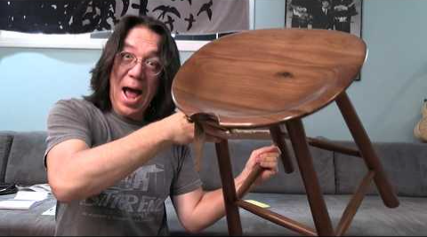 Tomo Fujita Unboxing the Nakupenda Guitar Master Stool