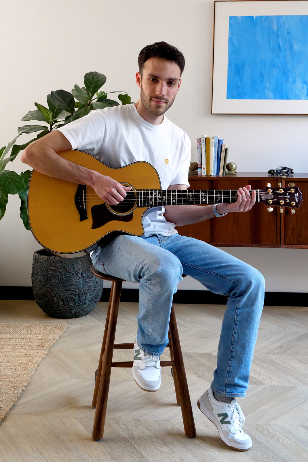 The Best Ergonomic Guitar Stool with Stand | Nakupenda GM25